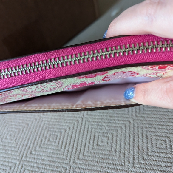 Coach F50672 Floral Clutch Wallet - Picture 5 of 12